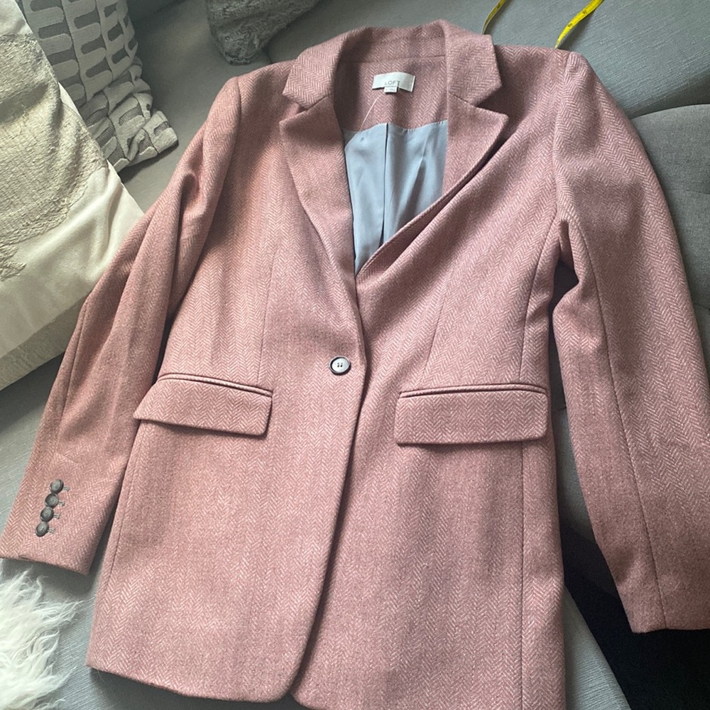 Awesome warm blazer loft pink grey. Nice button detail